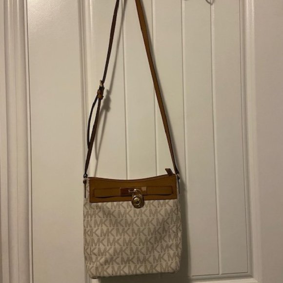 Authentic Michael Kors Beige Logo Crossbody Purse - Picture 1 of 10
